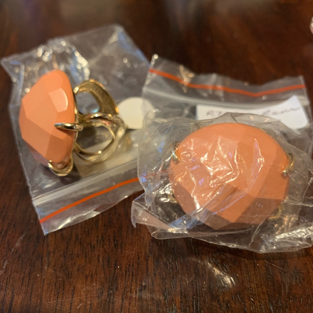 Kendra Scott Rana Statement Ring - Picture 3 of 4